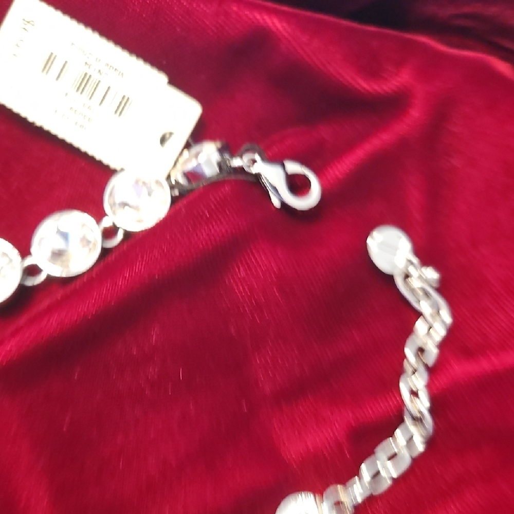 Talbots Elegant Green and Silver Necklace - Picture 6 of 6
